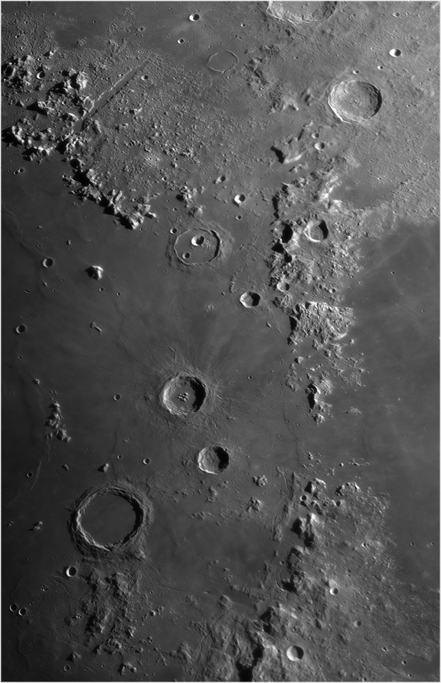moon-montes-caucasus-apeninnus-aples-panorama