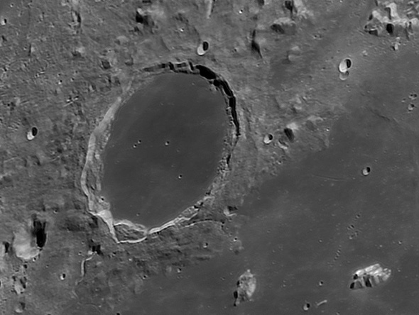 moon: crater plato